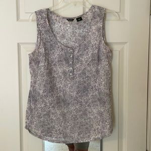 Eddie Bauer lightweight sleeveless blouse
